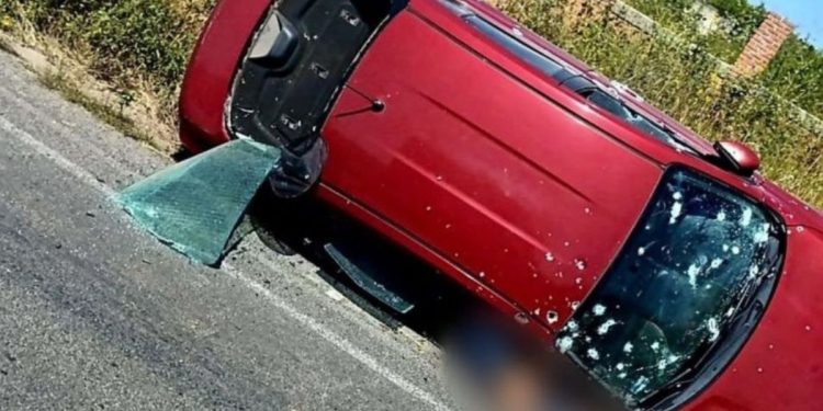 Asesinan al subdirector de Seguridad Pública de Indaparapeo, Michoacán: ataque armado en la carretera Morelia–Maravatío