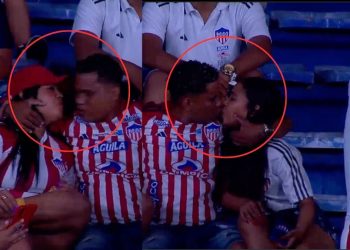 Kiss Cam capta a hombre besando a DOS MUJERES en Colombia
