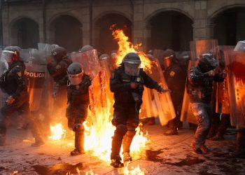 Marcha del 2 de Octubre deja saldo de 94 policías heridos tras ataques de encapuchados