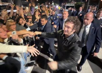 Milei arrasa en las elecciones legislativas de Argentina 2025