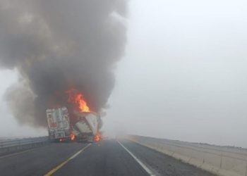 “¡No veo, por favor, ayúdenme!” Trailero pierde la vista tras brutal choque en la autopista Puebla-Córdoba