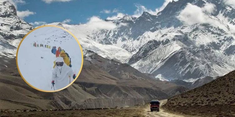 Tormenta en el Everest deja atrapadas a mil personas