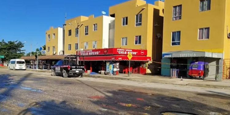 Ejecutan a sujeto en Cielo Nuevo de Cancún junto a tienda de abarrotes