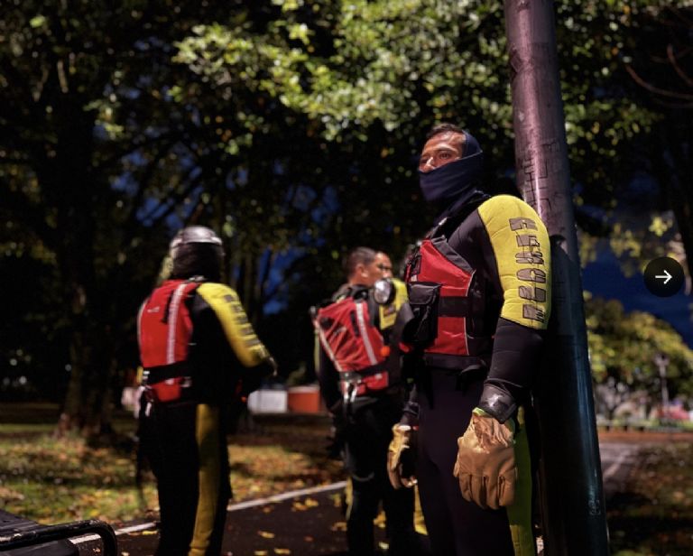 Abuelo de 85 años se desorienta al manejar y cae a un río en Bogotá: alcanzó a hacer una última llamada a su familia