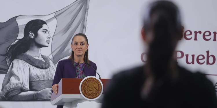 Elizabeth García Vilchis vuelve a la mañanera como periodista: el sorpresivo regreso que sacude Palacio Nacional y la sección de mentiras