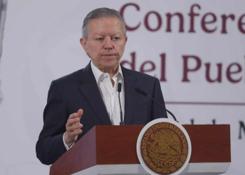 Zaldívar niega retroactividad en reforma de amparo ante críticas