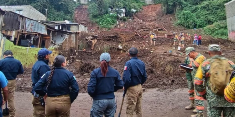 Claudia Sheinbaum supervisa zonas afectadas por lluvias en Puebla y coordina la reconstrucción en la Sierra Norte