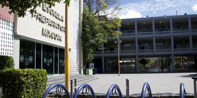 Estalla cohetón en Prepa 8 de la UNAM: explosión de pirotecnia, denuncia ante fiscalía y los presuntos responsables identificados