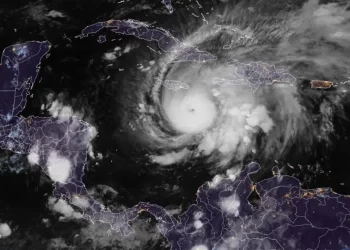 ‘Melissa’ se fortalece a categoría 4 y amenaza con fuertes lluvias y vientos en el Caribe