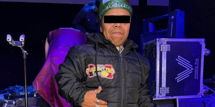 Patrullas y cinta policial en zona donde fue hallado el cuerpo de 'Medio metro' en Puebla.