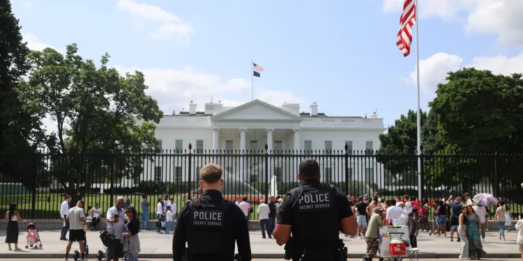 La Casa Blanca prevé despidos por cierre de Gobierno: