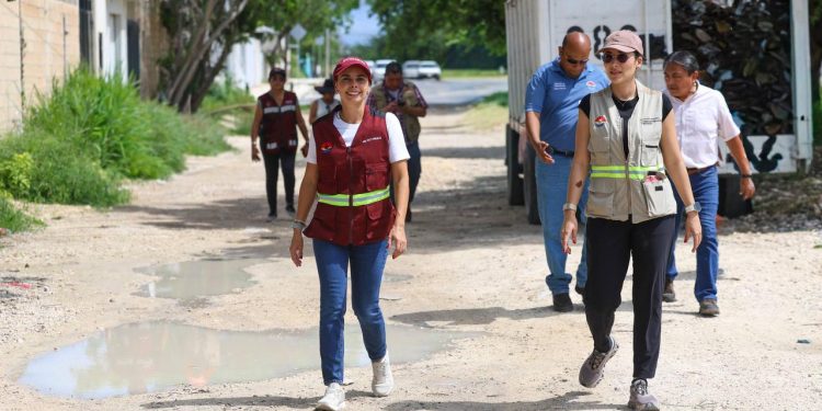 Ana Paty Peralta, realiza recorrido de obra en la Colonia Riviera I, Riviera II y Real del Bosque en la Supermanzana 228