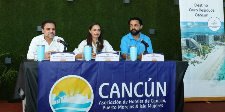 Ana Paty Peralta, firma la adhesión de Cancún a proyecto denominado “Destino Cero Residuos Cancún”