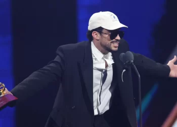 Bad Bunny y Ca7riel & Paco Amoroso arrasan en unos Grammy Latinos