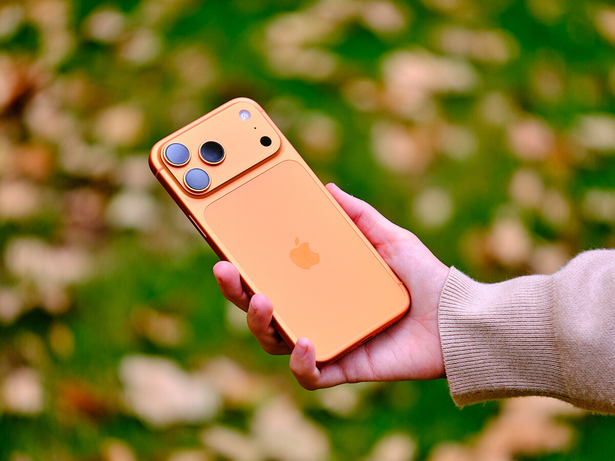 Pastor asegura que “Dios le pidió” comprar dos iPhone 17 Pro Max de 2 TB
