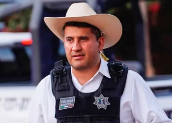 Militares resguardan la zona de Uruapan tras el ataque al alcalde Carlos Manzo, mientras la Sedena asegura que el protocolo de seguridad no falló.