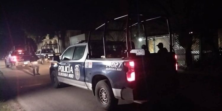 Comando armado levanta a cuatro personas en Noh-Bec