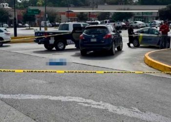 Bebé pierde la vida al caer de camioneta y ser atropellado por su madre en Nuevo León
