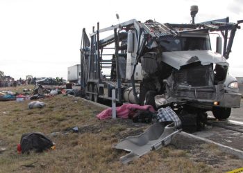 Nueve jornaleros fallecen tras chocar en Guanajuato