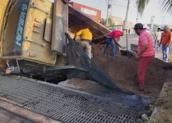 Se abre enorme socavón de casi 6 metros en Aguascalientes