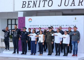 Ana Paty encabezó el desfile militar del 115 Aniversario de la Revolución Mexicana en Cancún