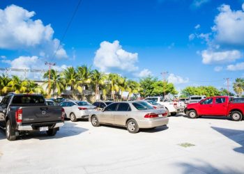 Piden aumentar tarifas en estacionamientos de Cancún por costos operativos