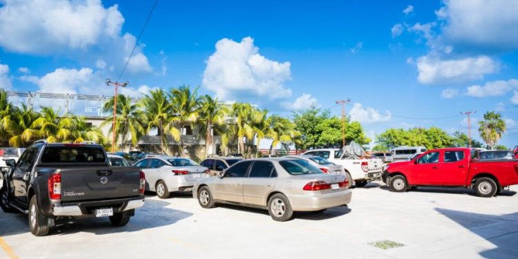 Piden aumentar tarifas en estacionamientos de Cancún por costos operativos