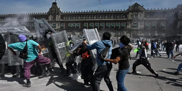 Movilización de Generación Z deriva en enfrentamientos y 3 acusados por delitos graves en CDMX