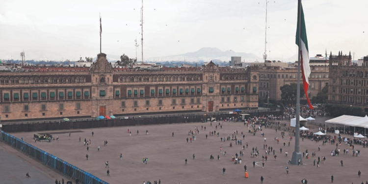 Paro nacional 13 y 14 de noviembre: CNTE suspende clases y bloquea Palacio Nacional y Catedral con protesta magisterial CDMX