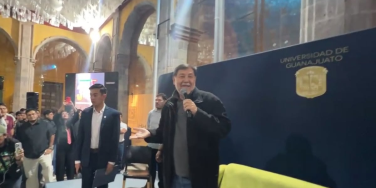 Corren a Noroña de la Universidad de Guanajuato, protestas y polémica por el caso Manzo y austeridad republicana