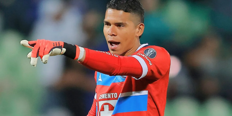 Kevin Mier fractura tibia Cruz Azul: la grave baja y el fuerte mensaje previo a su cirugía impactan a la Liga MX