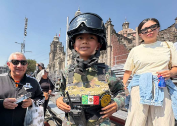 Ian Castillo: El pequeño soldado que conquistó el Zócalo en el desfile del 115 aniversario de la Revolución Mexicana