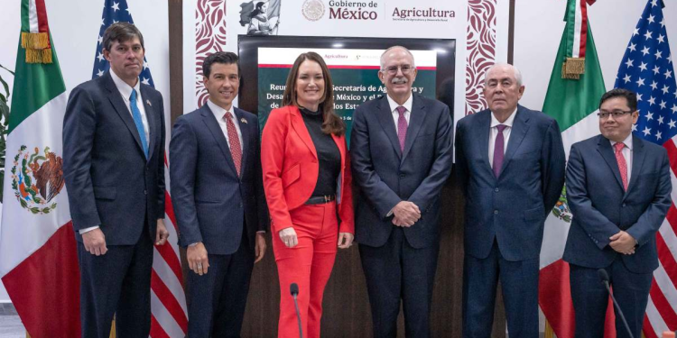 Campaña conjunta contra gusano barrenador del ganado: avance decisivo en la reapertura de exportación México-Estados Unidos