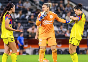 Futbolistas América prueban suerte en Fórmula 1: América Femenil y Rayadas viven experiencia automovilística histórica