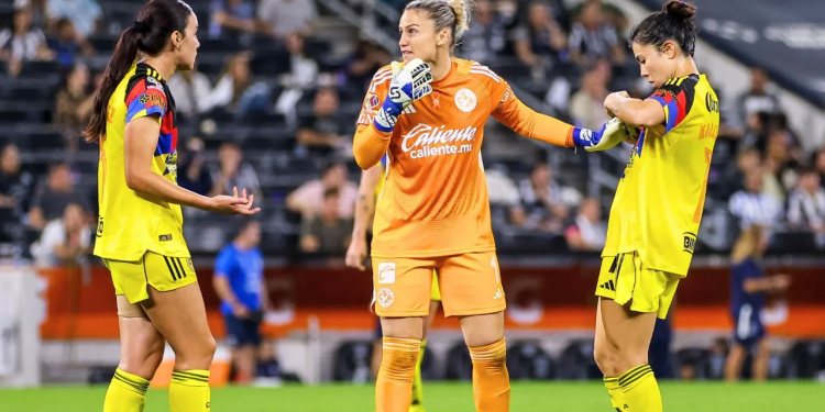 Futbolistas América prueban suerte en Fórmula 1: América Femenil y Rayadas viven experiencia automovilística histórica