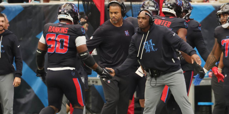 Defensa más dominante de la NFL: Estadísticas y estrategia defensiva Houston Texans bajo DeMeco Ryans para la temporada 2025