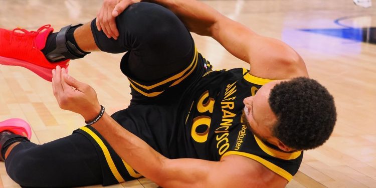 Stephen Curry lesionado tras impacto en cuádriceps
