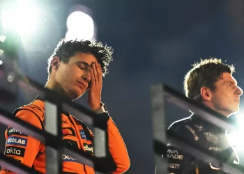 Autos de McLaren revisados tras la carrera en Las Vegas