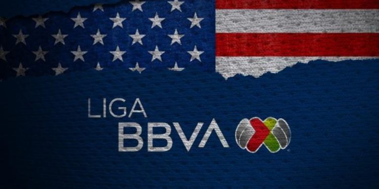 Jugadores mexicanos y estadounidenses se enfrentan en un partido de la Leagues Cup, reflejando cómo Estados Unidos se apodera poco a poco de la Liga MX.