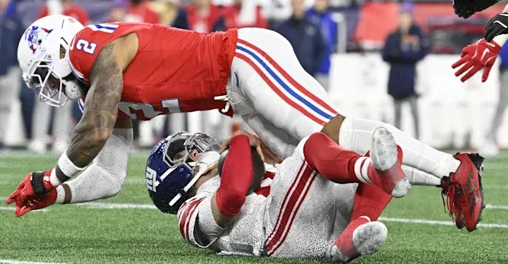Jaxson Dart hablando sobre los golpes que recibe en la NFL