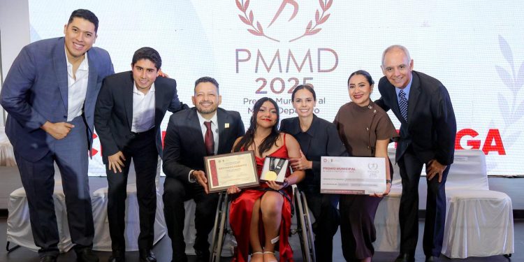 Ana Paty Peralta, entregó la medalla “Premio Municipal al Mérito Deportivo 2025”