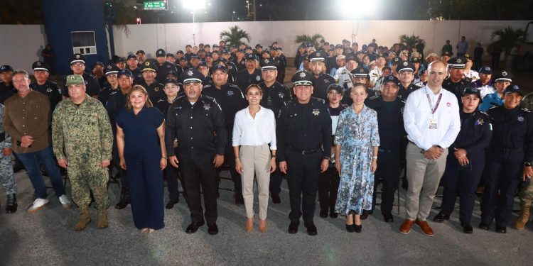 Realizan Ceremonia de Incorporación al Servicio Profesional de Carrera de la Policía de Benito Juárez