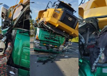 Camión aplasta la cabina de la grúa que lo remolcaba; hay dos muertos