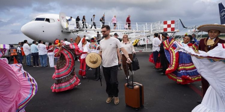 Aerolínea WestJet inaugura ruta Calgary – Cozumel