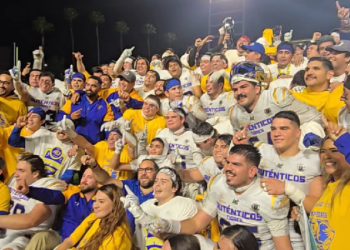Auténticos Tigres celebran tras frenar la dinastía de Borregos Monterrey en la final de ONEFA