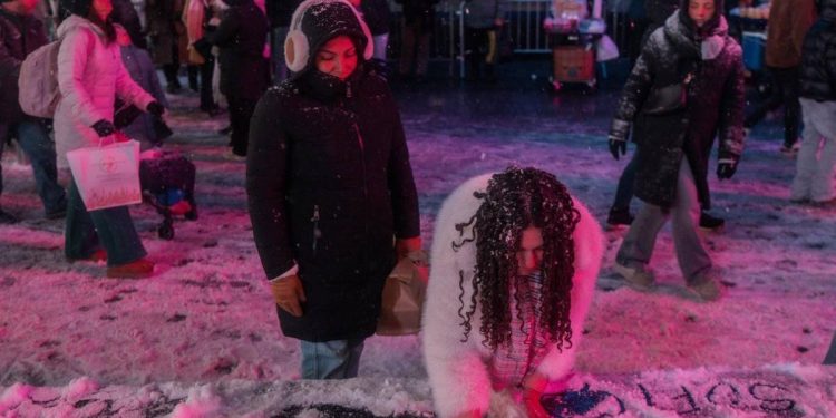 Tormenta invernal en Nueva York provoca estado de emergencia y miles de vuelos cancelados
