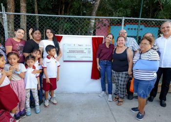 Ana Paty Peralta inauguró la reconstrucción de la calle Paseo El Peral en la Sm 248
