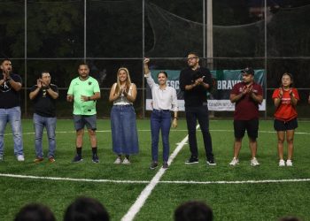 Ana Paty Peralta, inauguró la cancha de pasto sintético en la Supermanzana 21