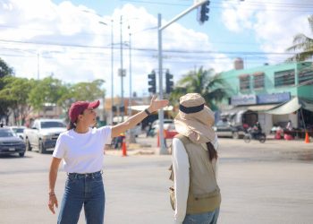 Ana Paty Peralta, supervisó el avance del cruce seguro que se habilita en la Avenida Lak´in con Avenida Miguel Hidalgo