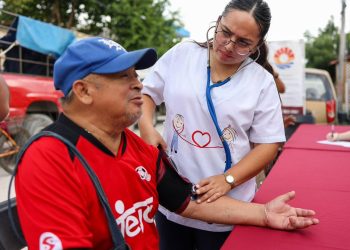 Realizan Brigada Integral de Salud en el tianguis de la Supermanzana 102 de Cancún